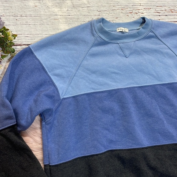 DONNI. Colorblock Sweatshirt in Blue and Gray - Picture 7 of 8